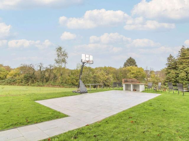 Wohnung kaufen in Bergisch Neukirchen, Leverkusen