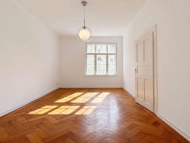 Wohnung kaufen in Thalkirchen-Obersendling-Forstenried-Fürstenried-Solln, München