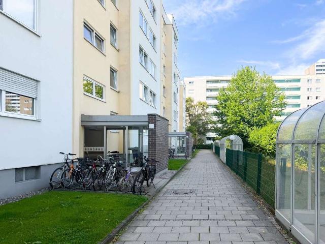 Wohnung kaufen in Thalkirchen-Obersendling-Forstenried-Fürstenried-Solln, München