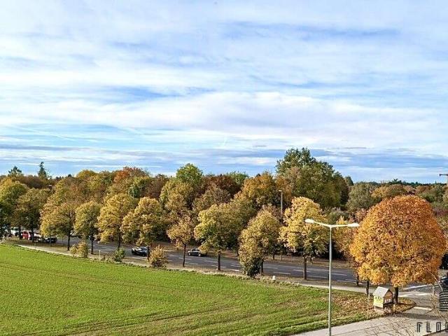Wohnung kaufen in Thalkirchen-Obersendling-Forstenried-Fürstenried-Solln, München