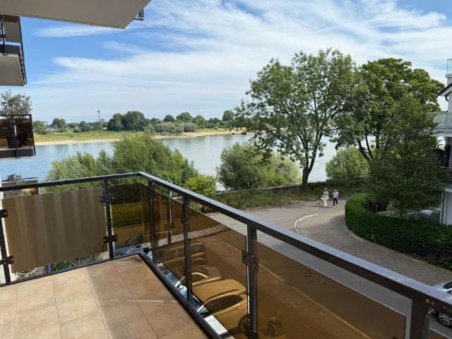 Wohnung kaufen in Grimlinghausen, Neuss