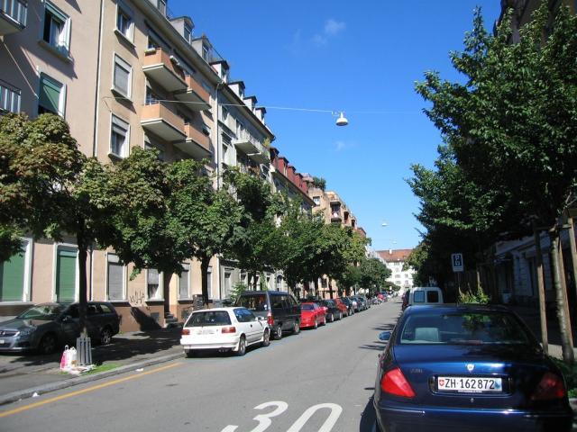 Wohnung mieten in Einigen, Zürich