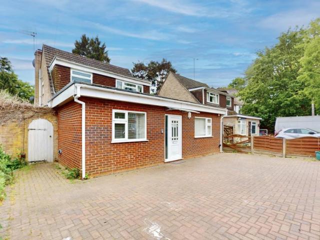 House for rent in Horsell, Woking
