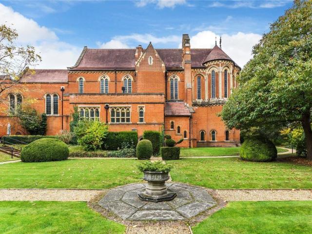 House for rent in Woking, Surrey