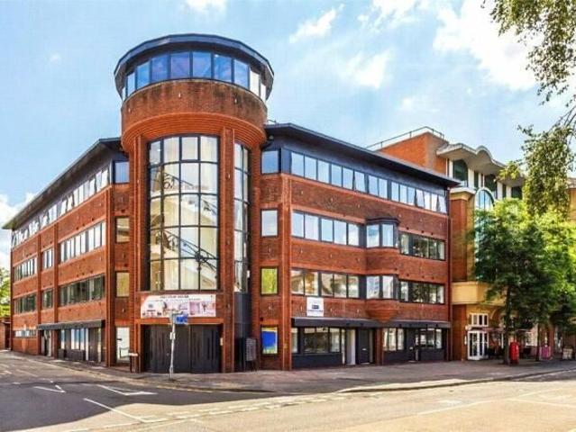 Apartment for rent in Horsell, Woking