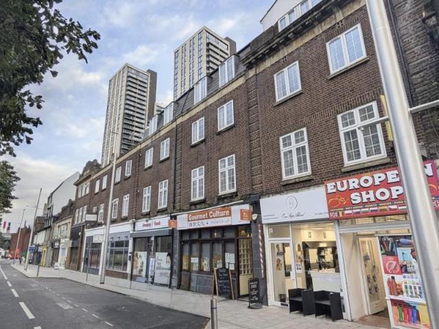Apartment for rent in Horsell, Woking