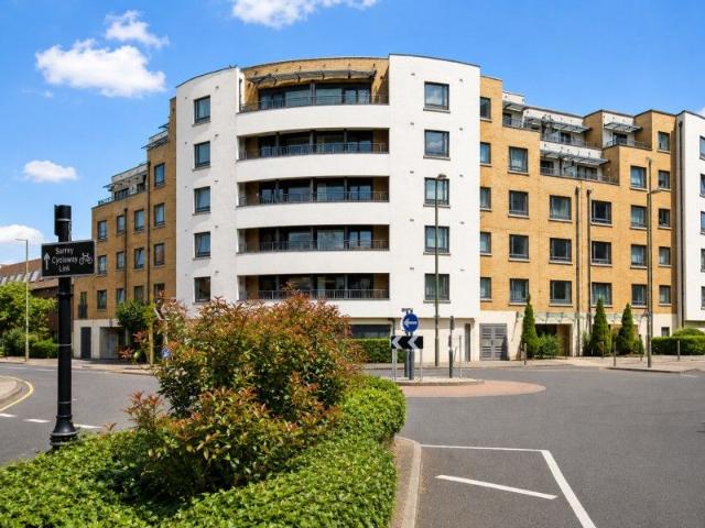 Apartment for rent in Horsell, Woking