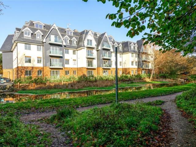 Apartment for rent in Sheerwater, Woking