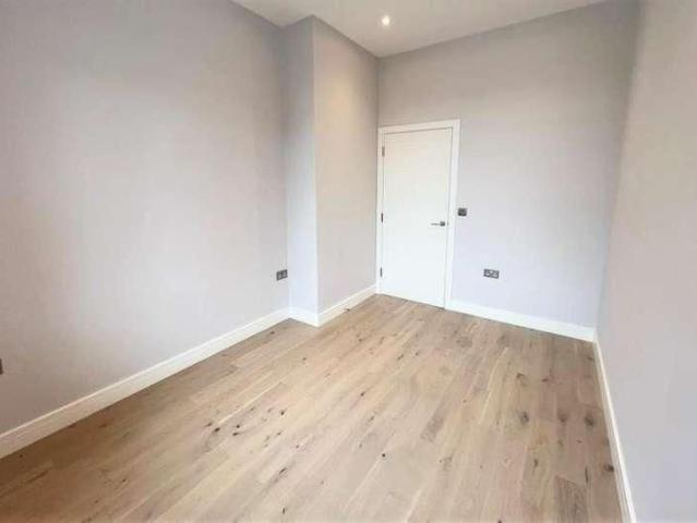 Apartment for rent in West Byfleet, Woking