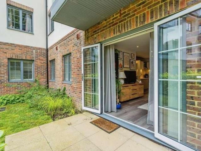 Apartment for rent in Sheerwater, Woking