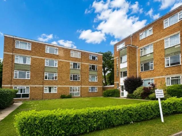 Apartment for rent in Horsell, Woking