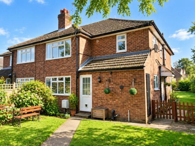 Apartment for rent in Horsell, Woking