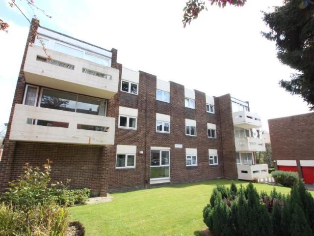 Apartment for rent in Horsell, Woking
