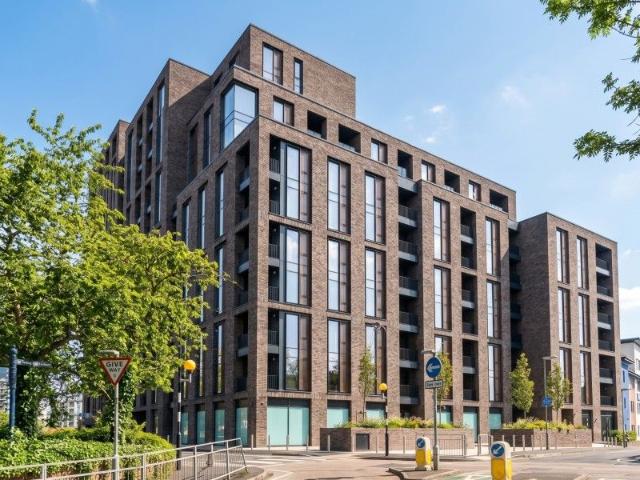 Apartment for rent in Horsell, Woking