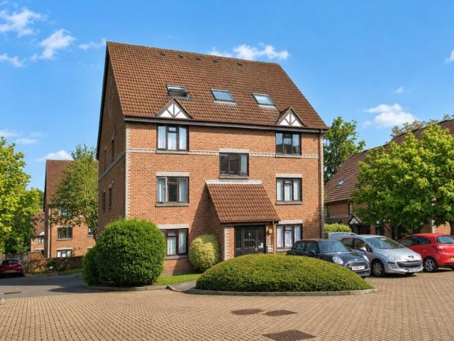 Studio for rent in Sheerwater, Woking