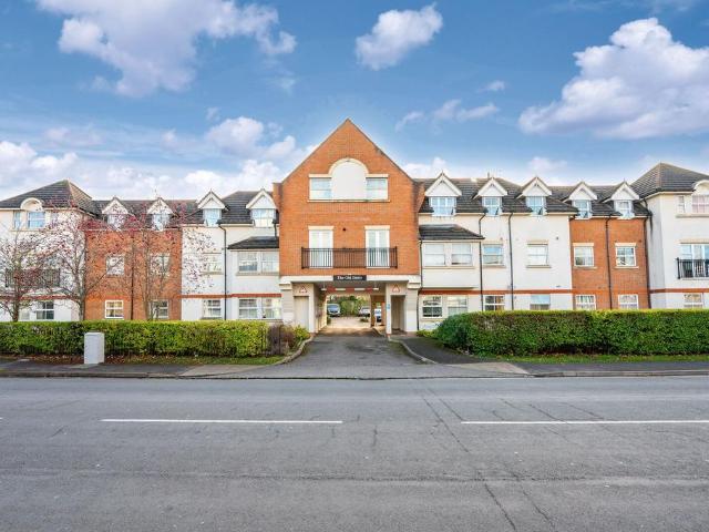 Apartment for rent in Horsell, Woking