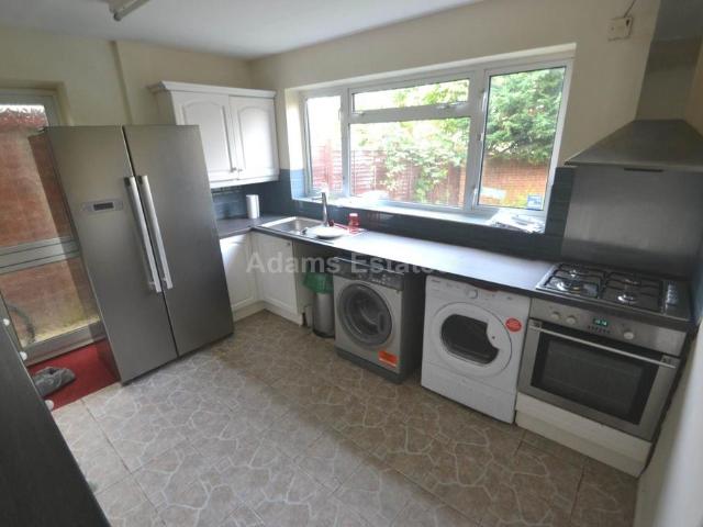 House for rent in Newtown, Reading