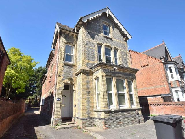 House for rent in Newtown, Reading