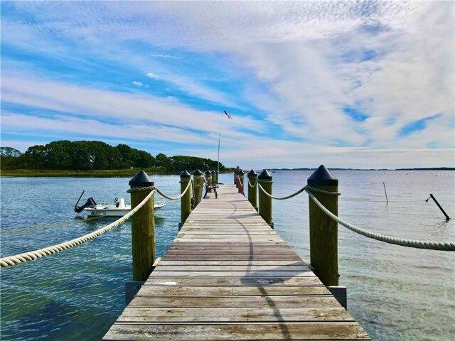 House for sale in Lords Point, Stonington