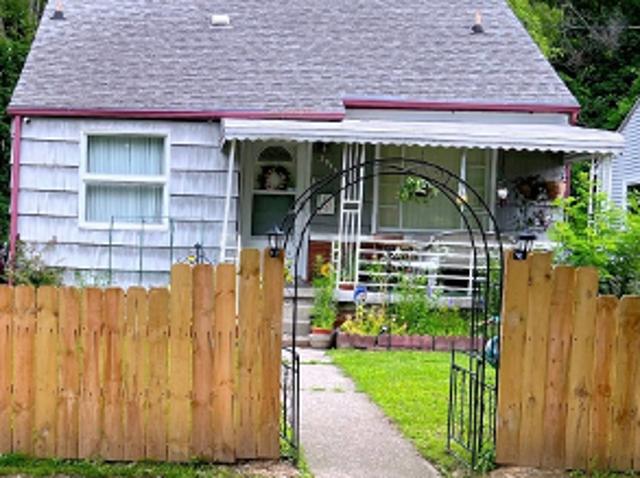 House for sale in Flint, Genesee County