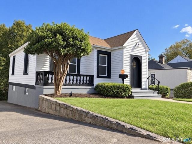 House for sale in Mill Plain, Waterbury