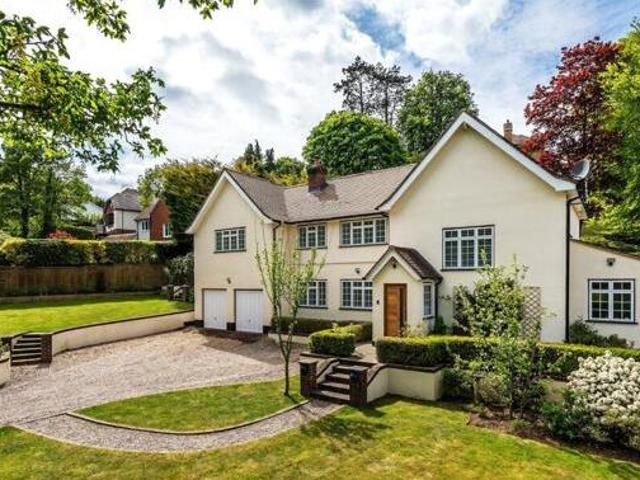 House for sale in Hillview, Surrey