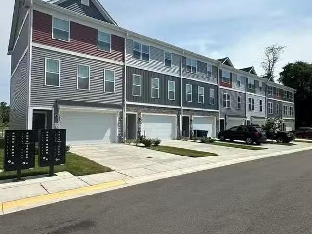 Condo for rent in Severn