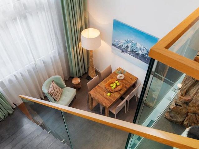 Studio mieten in Einigen, Zürich