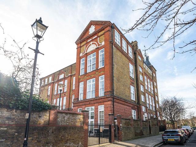 House for rent in Barnsbury, Greater London