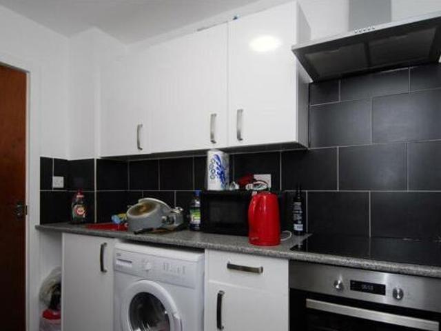 House for rent in Follaton, Strode