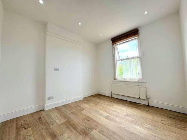 Apartment for rent in Wealdstone, Greater London