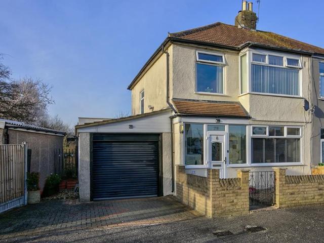 House for rent in Rush Green, Greater London