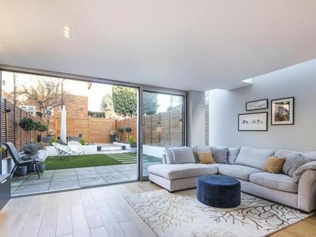 House for sale in Lower Green Esher, Blackhills