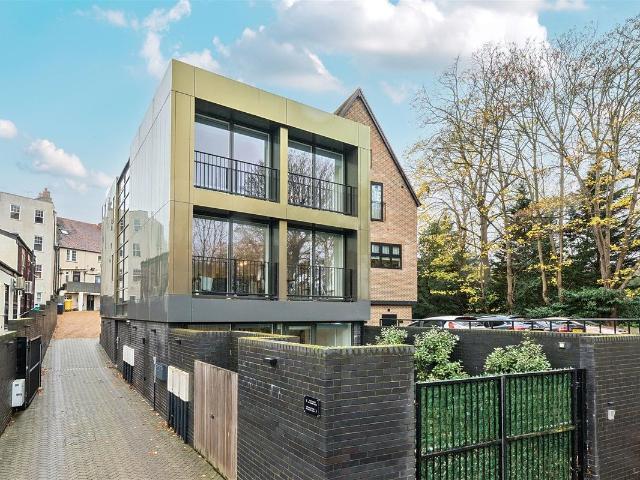 Apartment for rent in Lower Green Esher, Blackhills