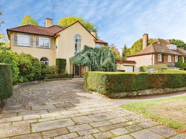 House for rent in Moor Park Estate, Three Rivers