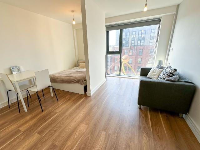 Studio for rent in Ropewalks, Calderstones