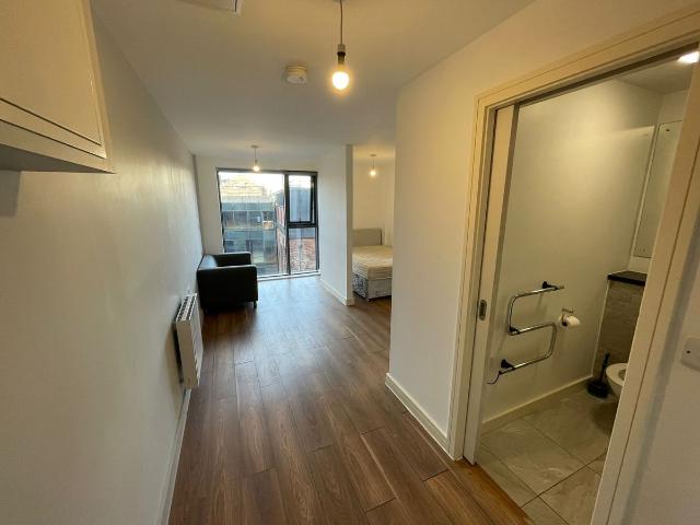 Studio for rent in Ropewalks, Calderstones