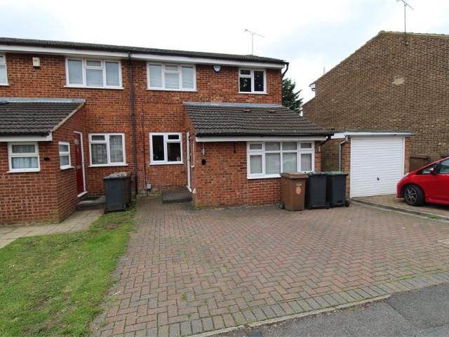 House for rent in Farley Hill, Luton