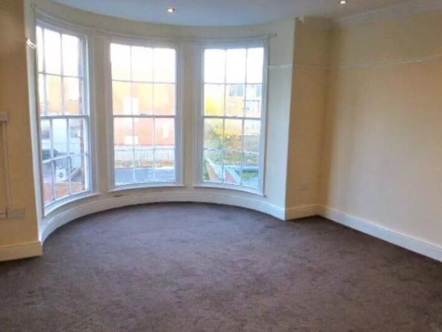Apartment for rent in Dixons Green, West Midlands