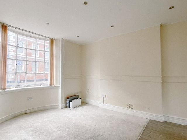 Studio for rent in Dixons Green, West Midlands