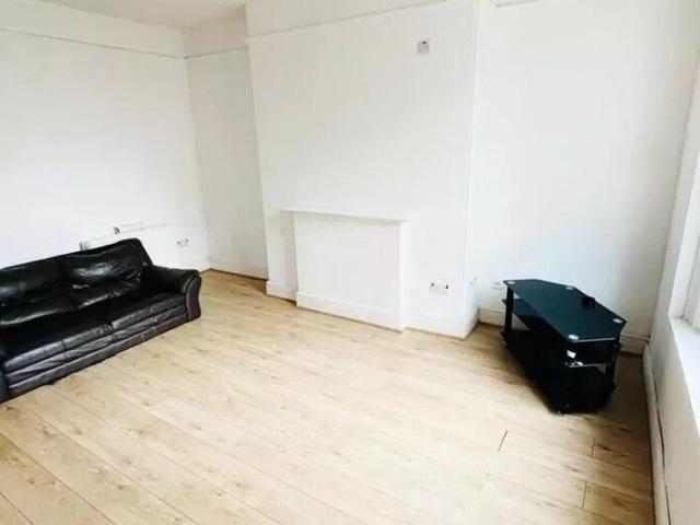 Apartment for rent in Dixons Green, West Midlands