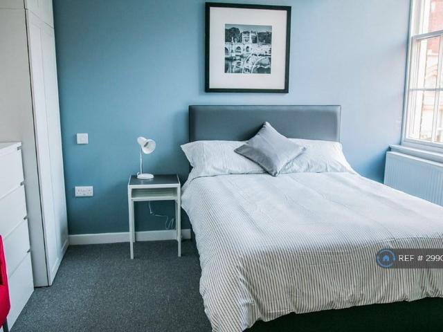 Apartment for rent in Dixons Green, West Midlands