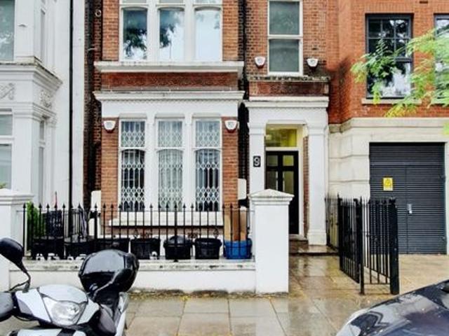 Apartment for rent in Brook Green, Greater London
