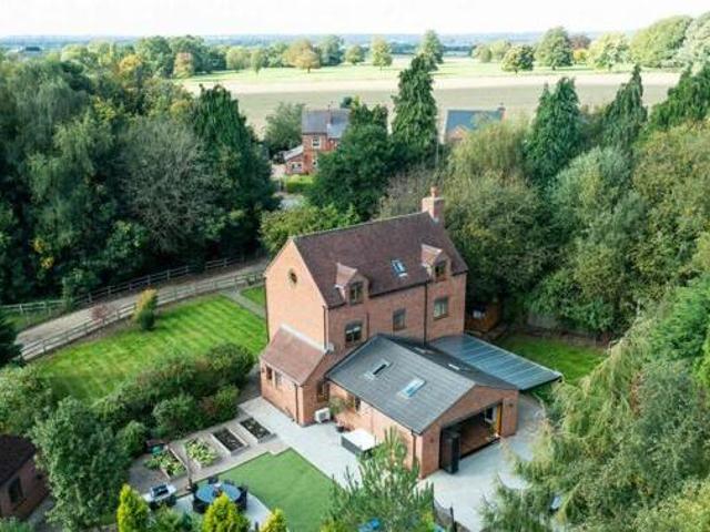 House for sale in Hinckley, Hinckley and Bosworth