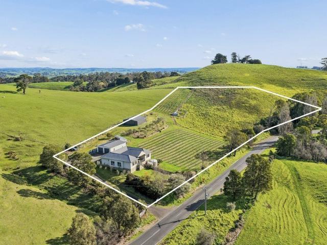 Cottage for sale in Seaview, Victoria