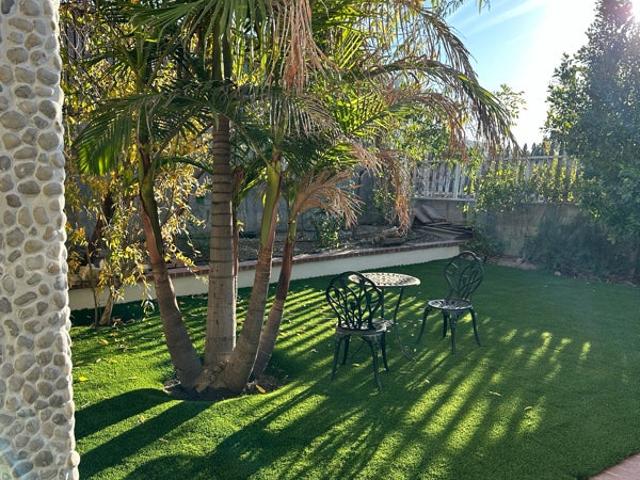 Room for rent in Woodland Hills-Warner Center Neighborhood Council District, Canoga Park