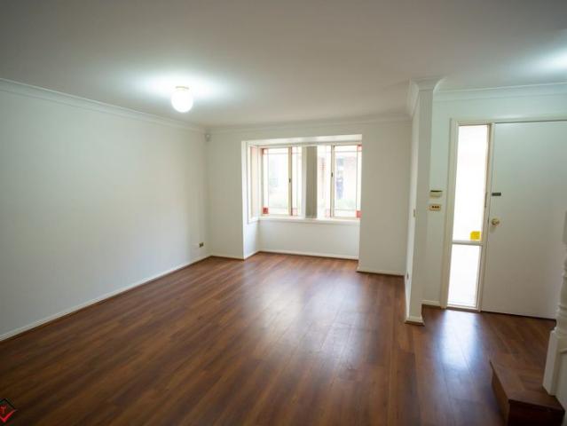 Townhouse for rent in Sydney, New South Wales