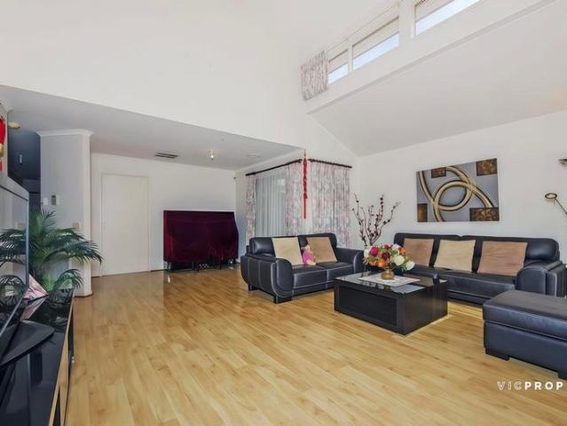House for rent in Golden Square, Melbourne