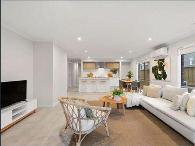 House for rent in Armstrong Creek Central, Geelong