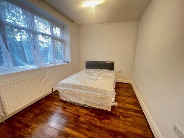 Apartment for rent in Gants Hill, Greater London